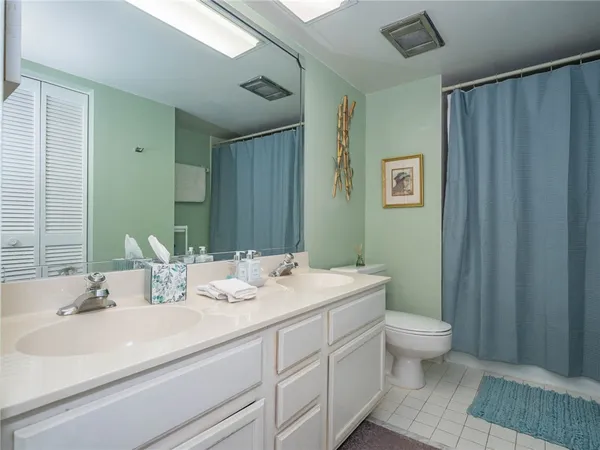 $4,000 | 1700 Ocean Drive, Unit 201, Vero Beach, FL 32963