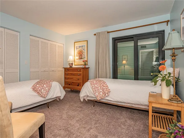 $4,000 | 1700 Ocean Drive, Unit 201, Vero Beach, FL 32963