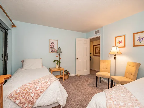 $4,000 | 1700 Ocean Drive, Unit 201, Vero Beach, FL 32963