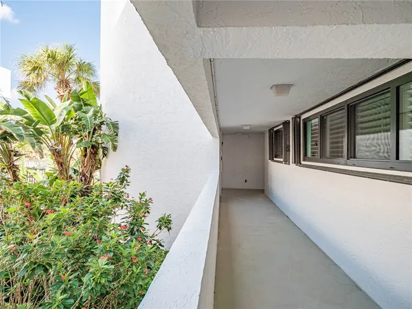 $4,000 | 1700 Ocean Drive, Unit 201, Vero Beach, FL 32963