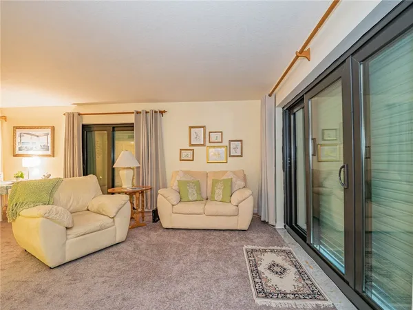 $4,000 | 1700 Ocean Drive, Unit 201, Vero Beach, FL 32963