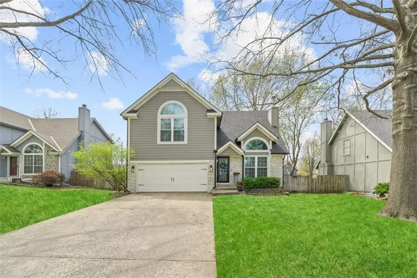 $380,000 | 1203 North Anne Shirley Drive, Olathe, KS 66061