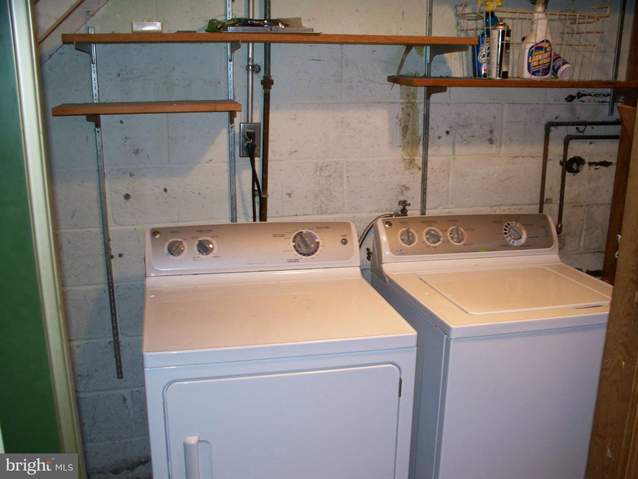 2213 Firethorn Road Middle River, MD 21220 - Photo 11 of 17 Washer & Dryer included