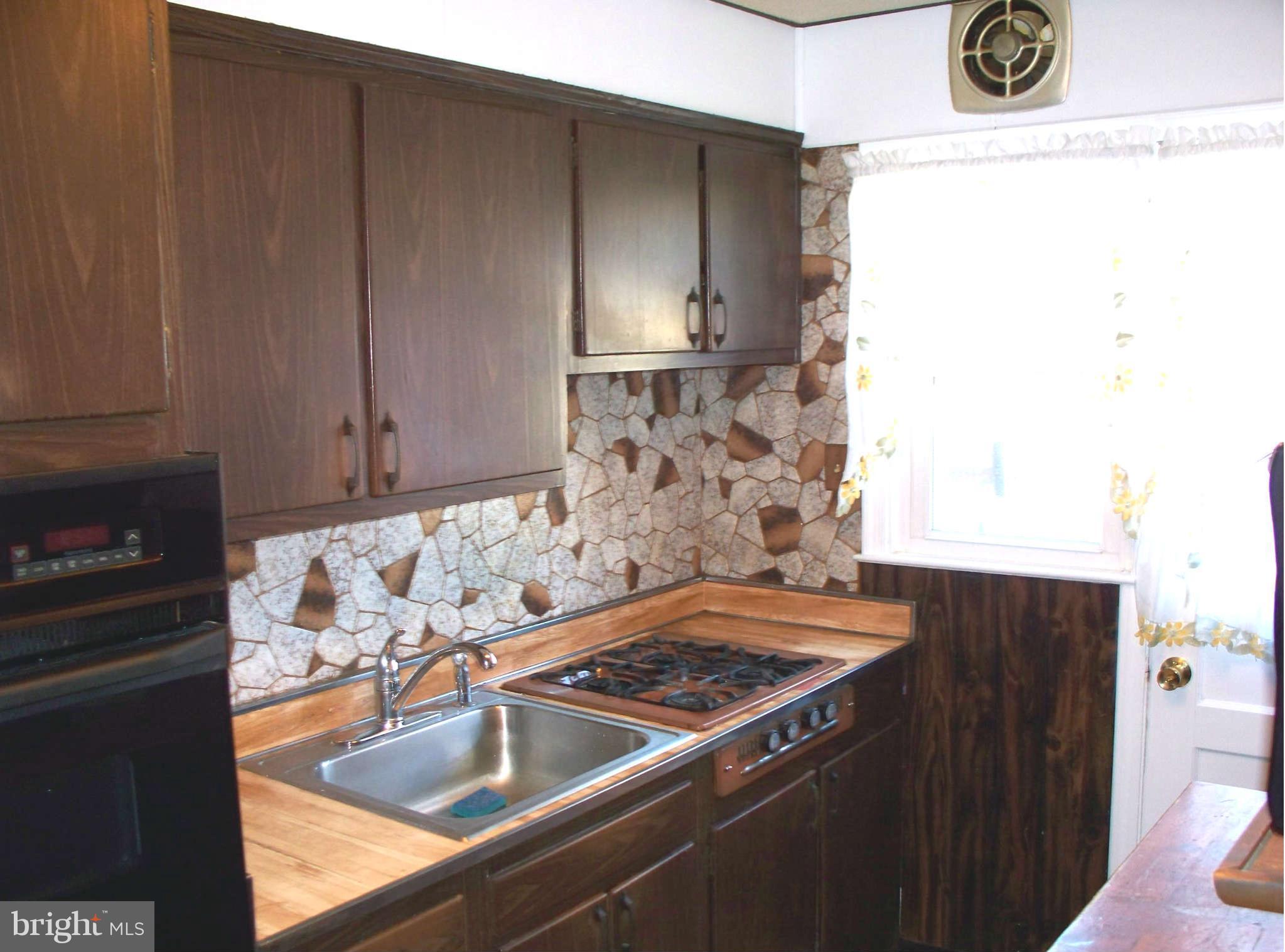 2213 Firethorn Road Middle River, MD 21220 - Photo 5 of 17 Kitchen