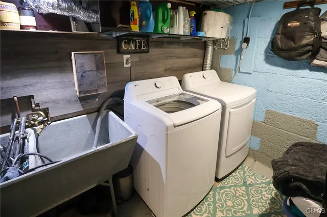 $194,900 | 305 Hyland Drive, Salina, NY 13212