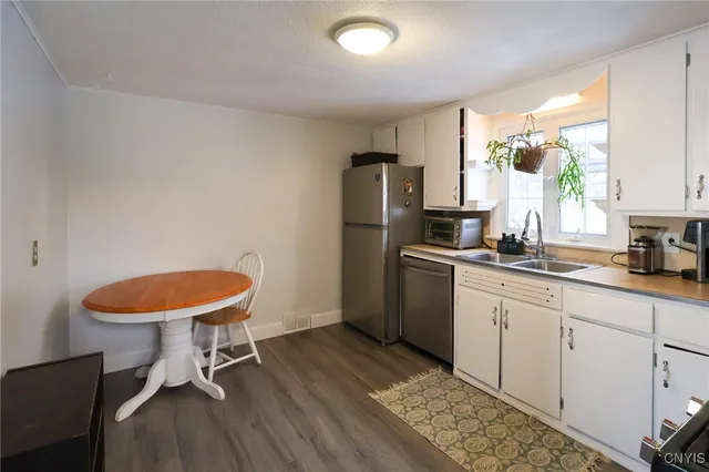 $194,900 | 305 Hyland Drive, Salina, NY 13212