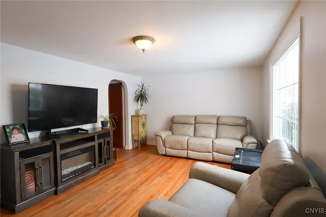 $194,900 | 305 Hyland Drive, Salina, NY 13212