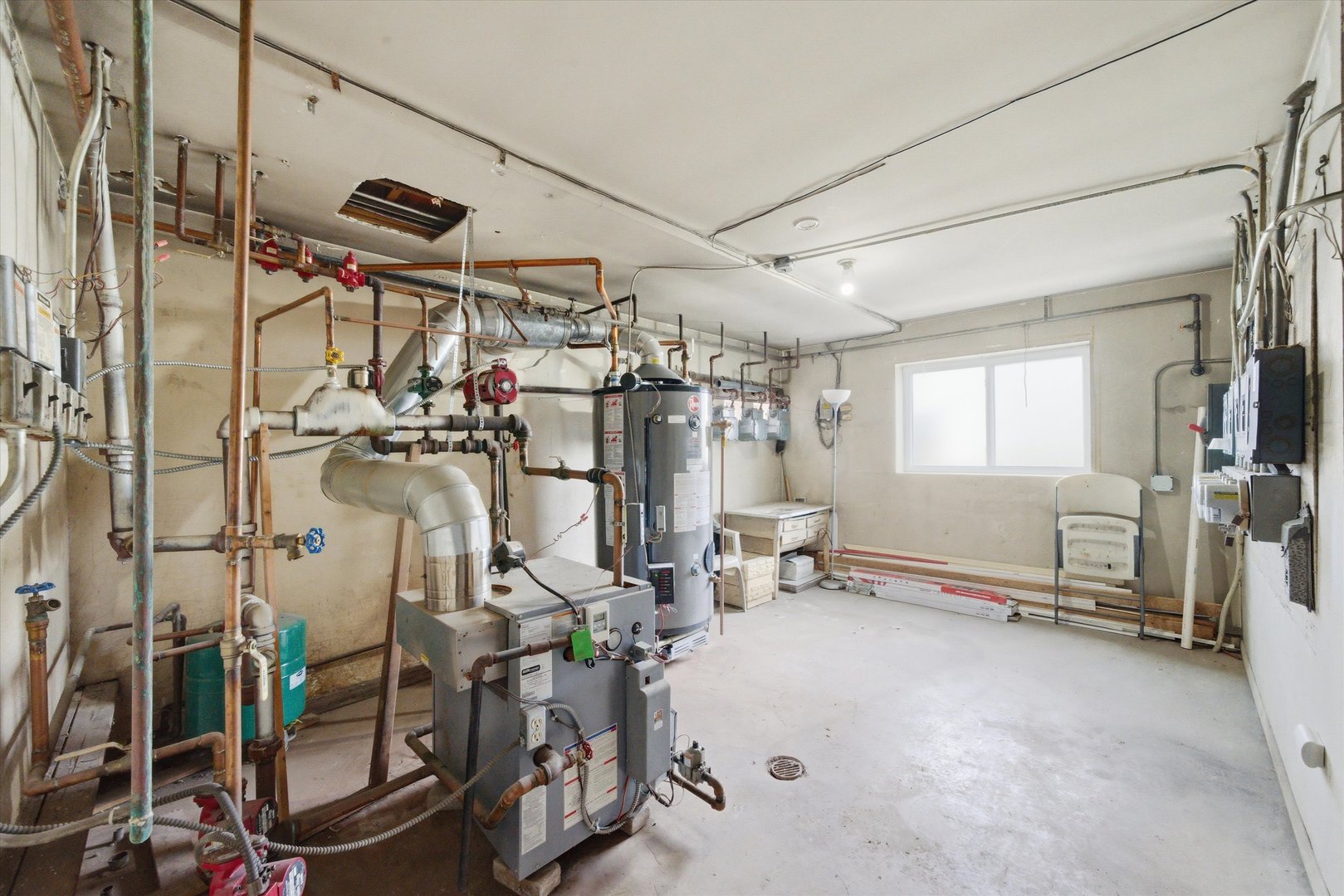 7412 West 63rd Place Summit, IL 60501 - Photo 43 of 49 a view of a room with gym equipment