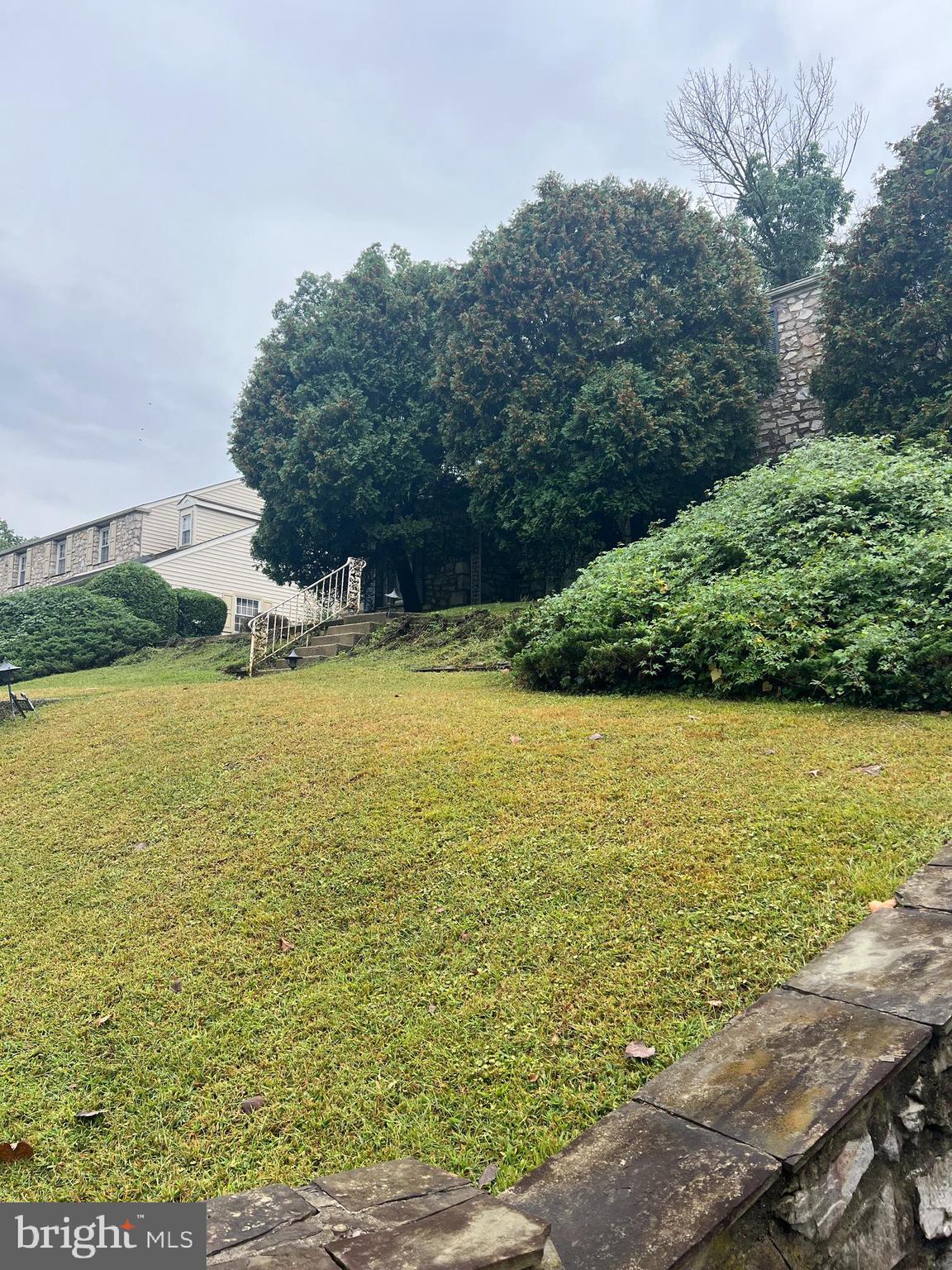 658 West Rolling Road Springfield, PA 19064 - Photo 4 of 15 a view of an ocean