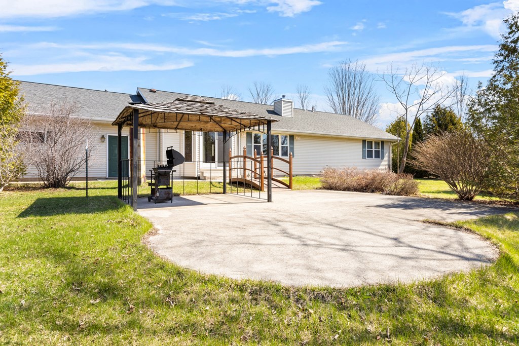 4909 Ripp Road Sturgeon Bay, WI 54235 - Photo 9 of 51 Gallery Image 9