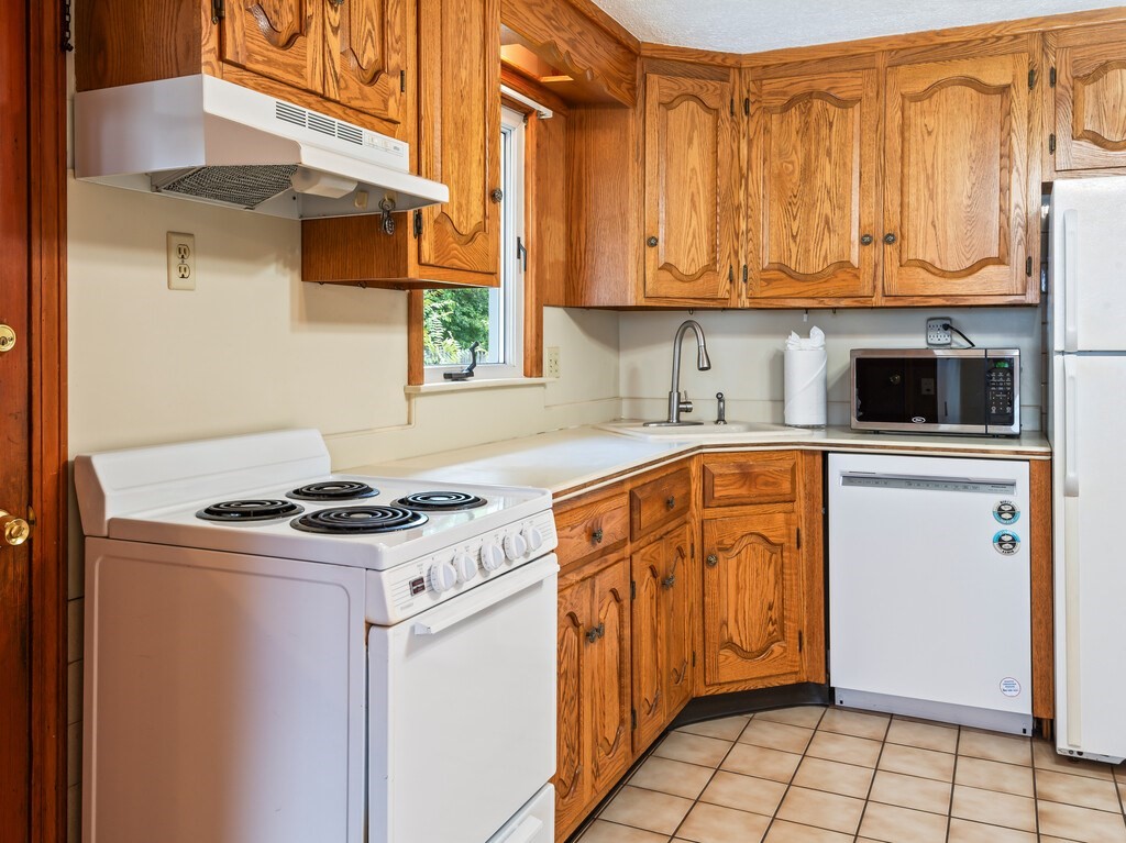 28 Superior Road Worcester, MA 01604 - Photo 9 of 41 Gallery Image 9