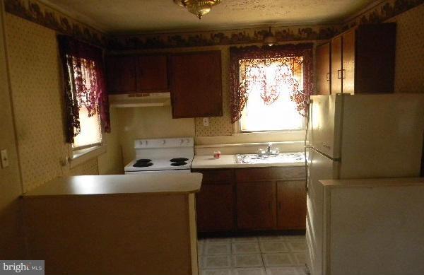 114 Cloverhill Road Pasadena, MD 21122 - Photo 6 of 14 Kitchen