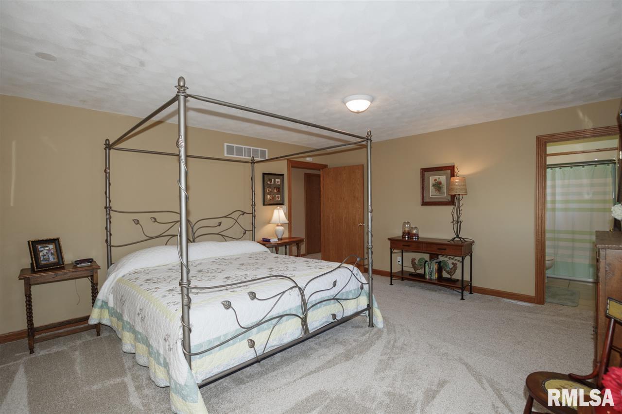 12281 Mennonite Church Road Pekin, IL 61554 - Photo 9 of 29