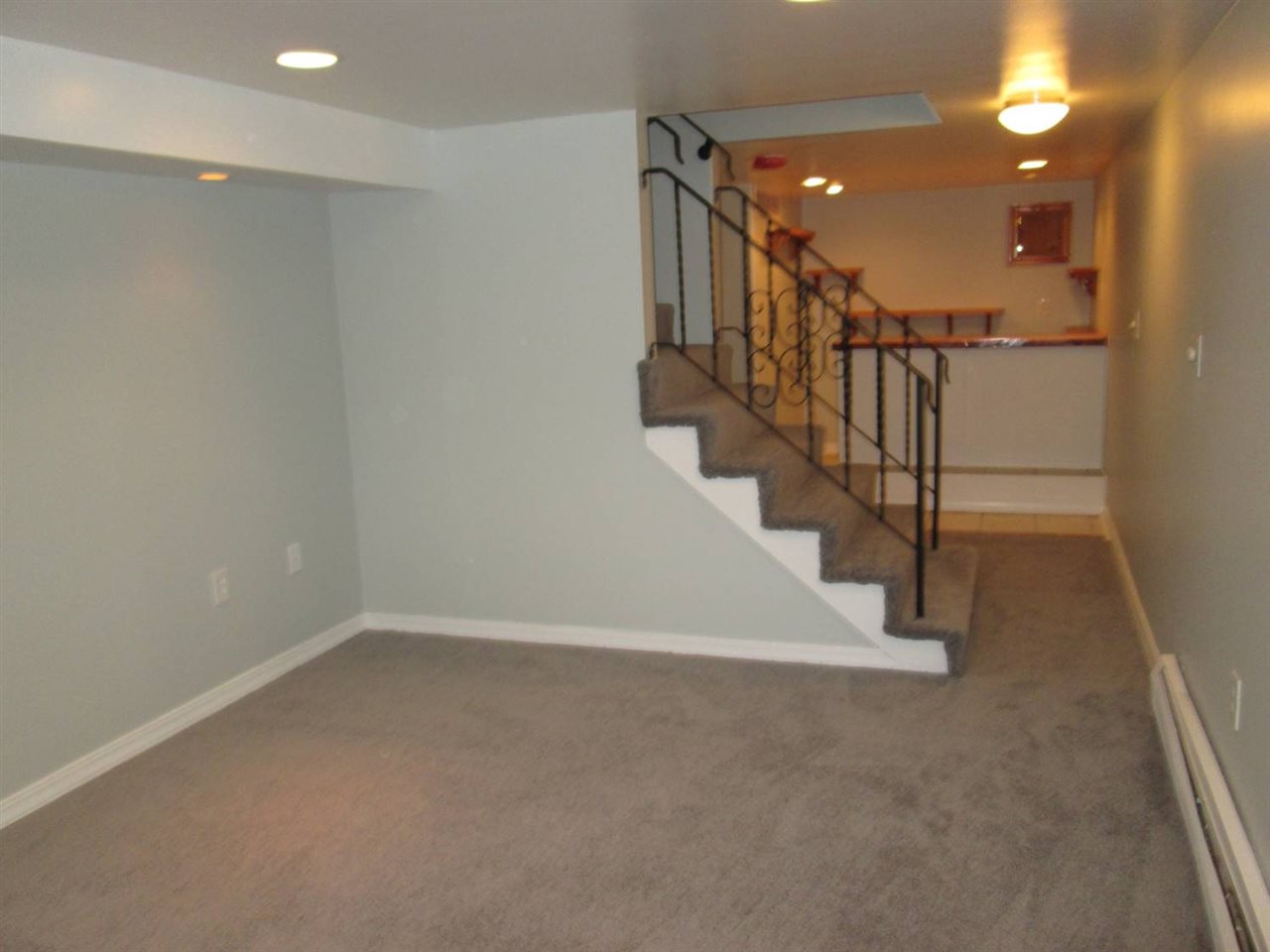 123 Rockingham Road Londonderry, NH 03053 - Photo 15 of 27