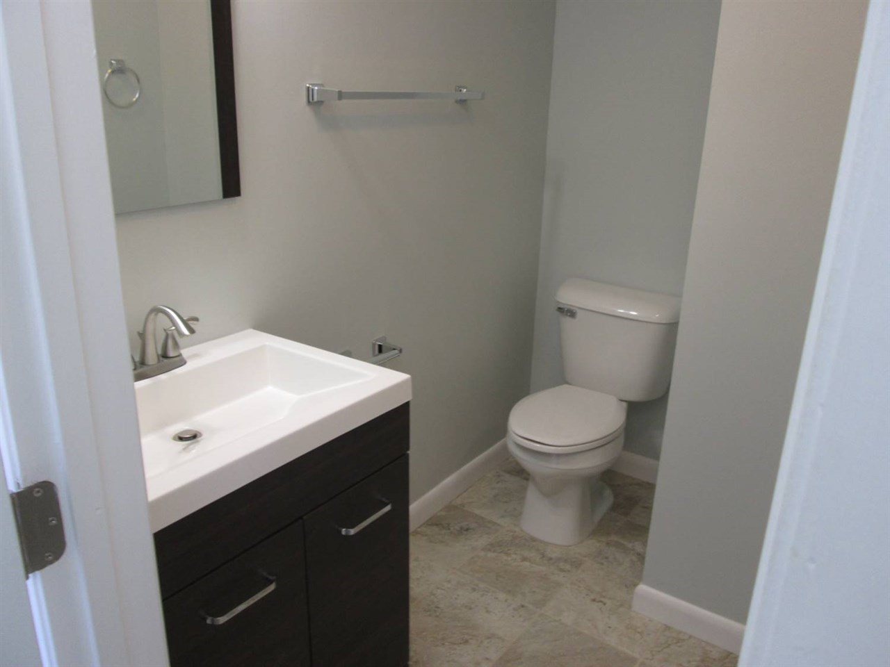 123 Rockingham Road Londonderry, NH 03053 - Photo 19 of 27