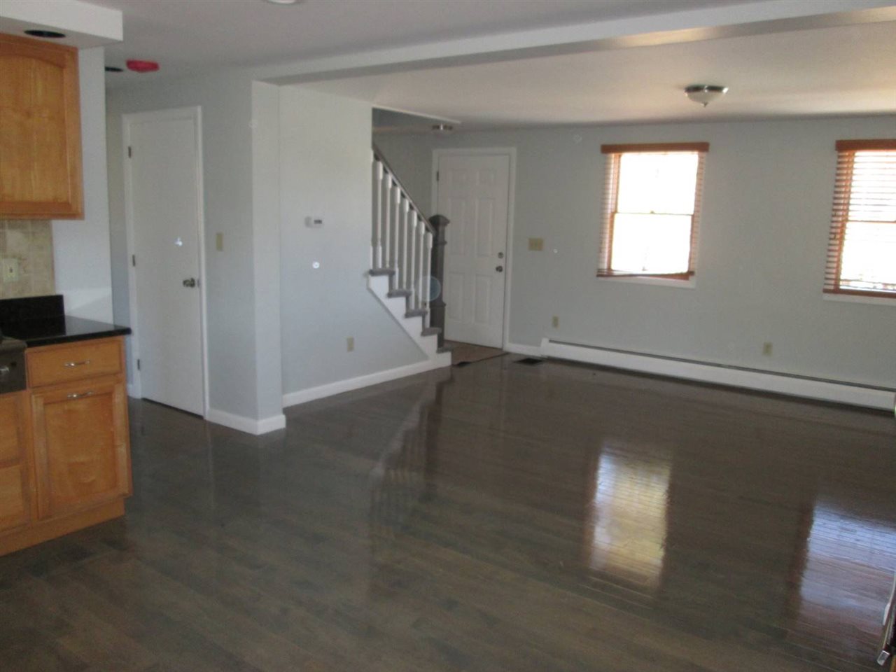 123 Rockingham Road Londonderry, NH 03053 - Photo 5 of 27