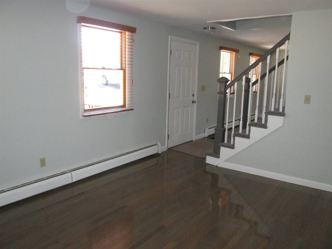 123 Rockingham Road Londonderry, NH 03053 - Photo 8 of 27
