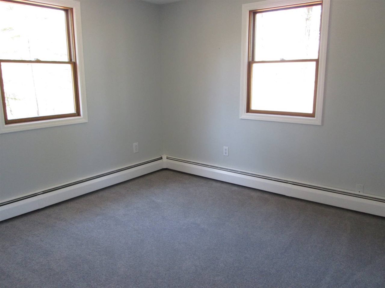 123 Rockingham Road Londonderry, NH 03053 - Photo 10 of 27