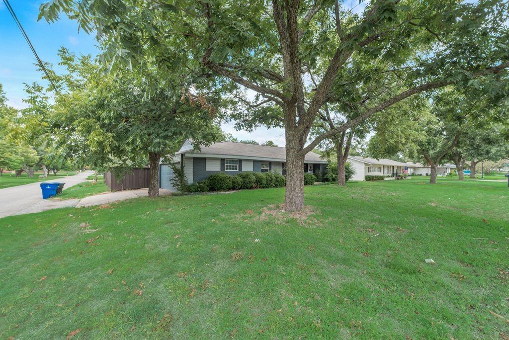 9580 Magnolia Road Frisco, TX 75033 - Photo 2 of 22