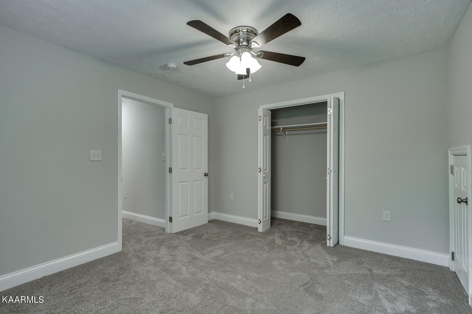 417 Oakcrest Road Knoxville, TN 37912 - Photo 42 of 46 42_OakcrestRoad_417_Bedroom6_02