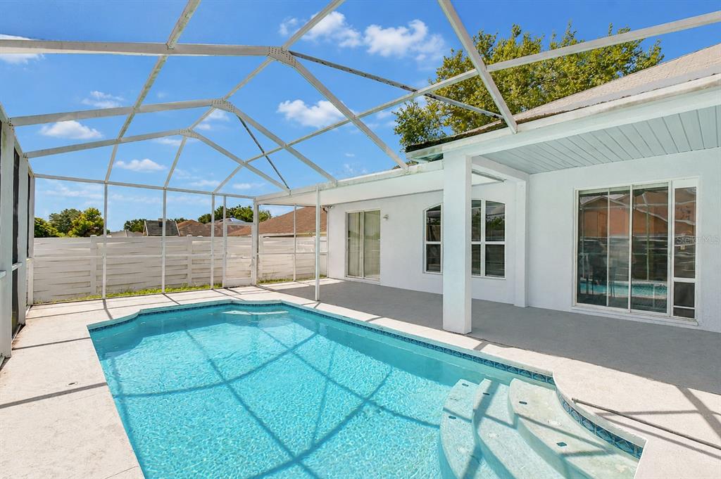 4102 Amber Ridge Lane Valrico, FL 33594 - Photo 2 of 23
