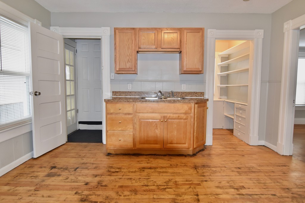 406 St James Avenue Springfield, MA 01109 - Photo 15 of 30 Gallery Image 15