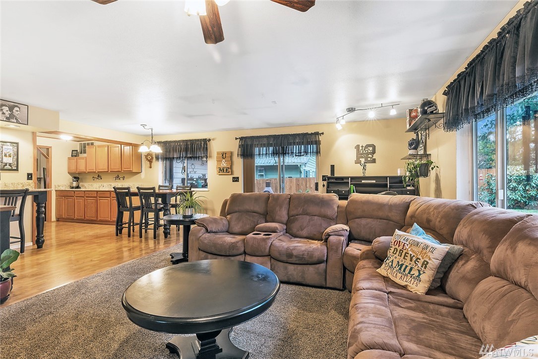 729 216th Street Southwest Bothell, WA 98021 - Photo 9 of 25