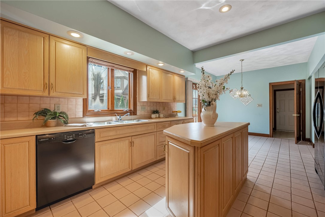 876 Timberlake Court Kettering, OH 45429 - Photo 14 of 51