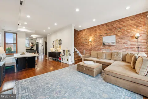 $825,000 | 2304 1st Street Northwest, Unit 1, Washington, DC 20001