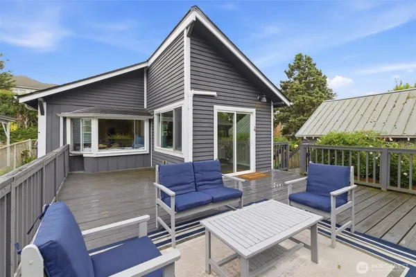 $598,800 | 2106 12th Avenue South, Seattle, WA 98144
