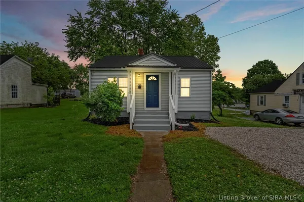 $164,900 | 612 North College Avenue, Salem, IN 47167