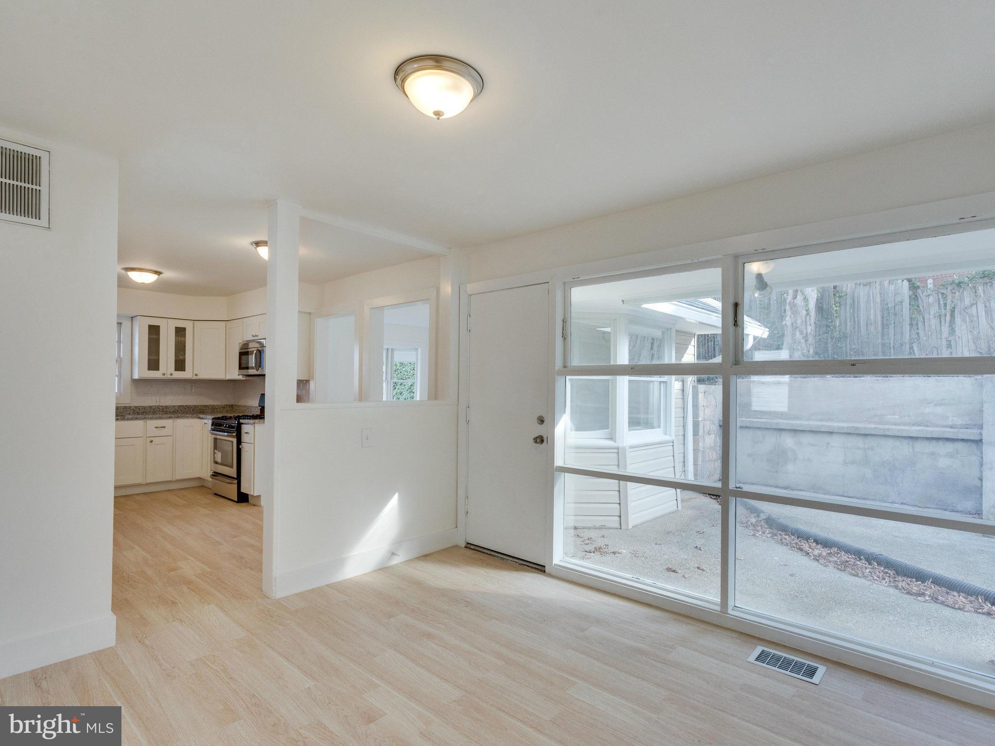 5611 Decatur Place Hyattsville, MD 20781 - Photo 4 of 24 Living Room