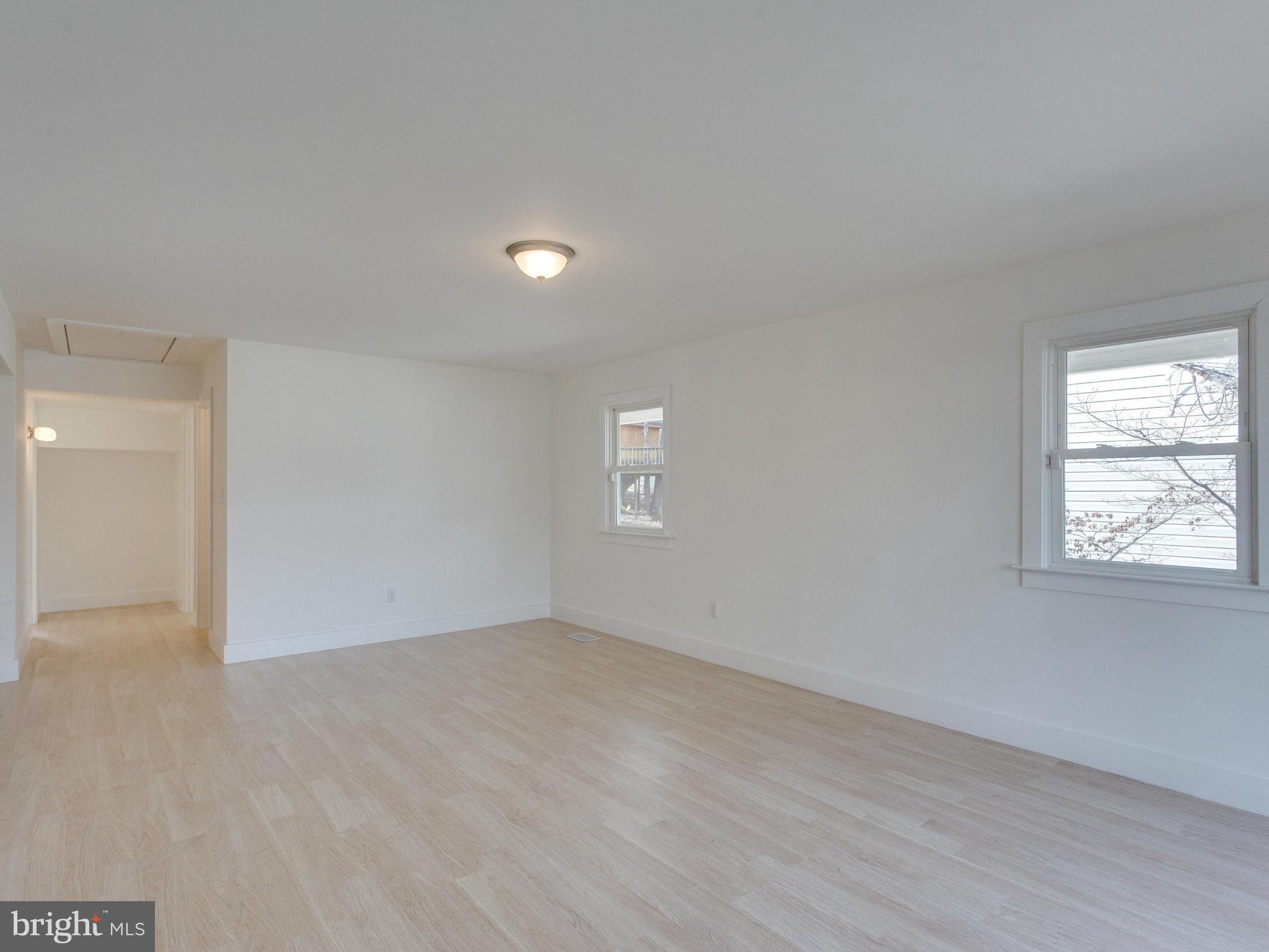 5611 Decatur Place Hyattsville, MD 20781 - Photo 6 of 24 Living Room