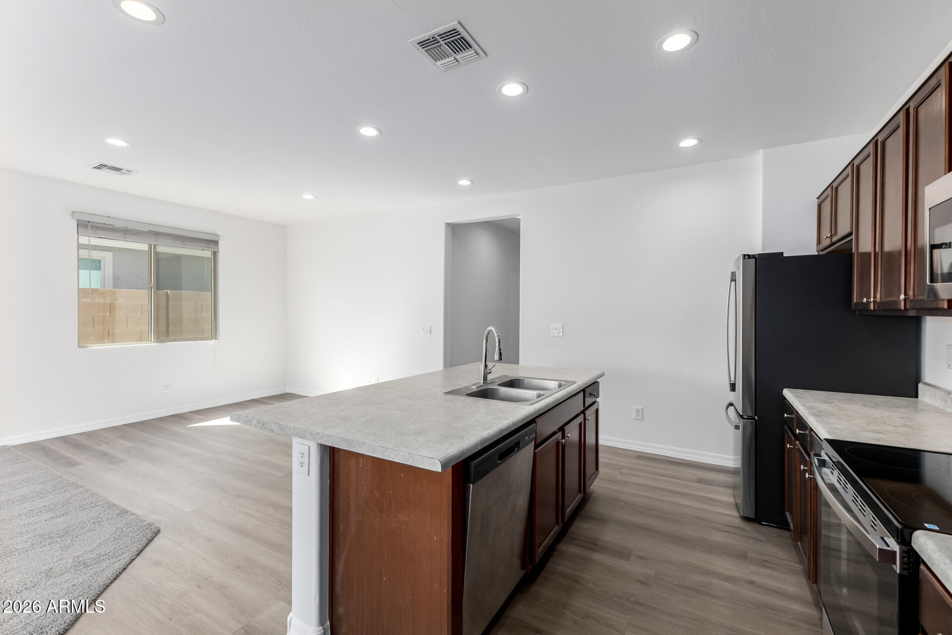 7639 West Riverside Avenue Phoenix, AZ 85043 - Photo 11 of 55 12 Riverside