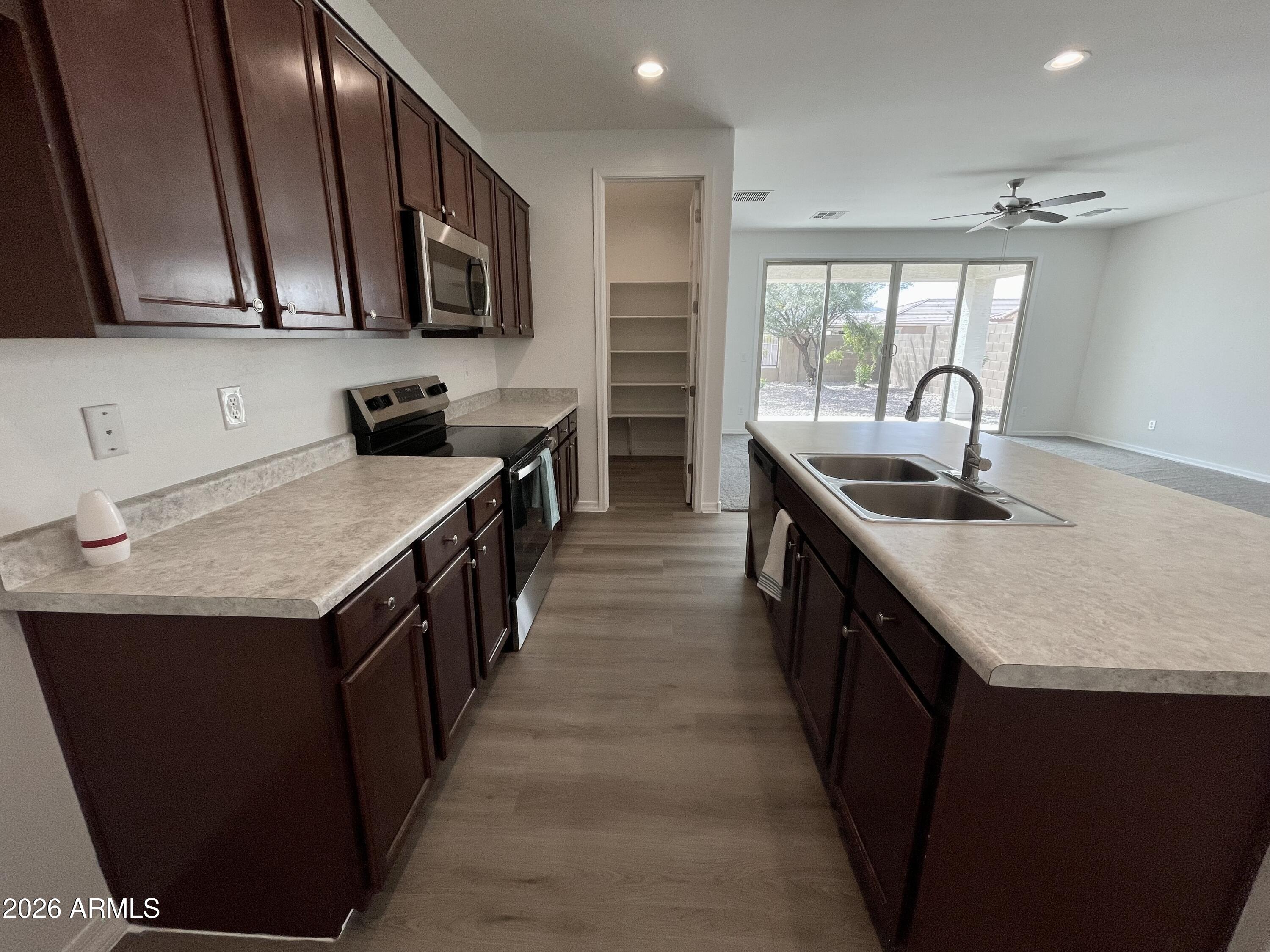 7639 West Riverside Avenue Phoenix, AZ 85043 - Photo 9 of 55 IMG_4987