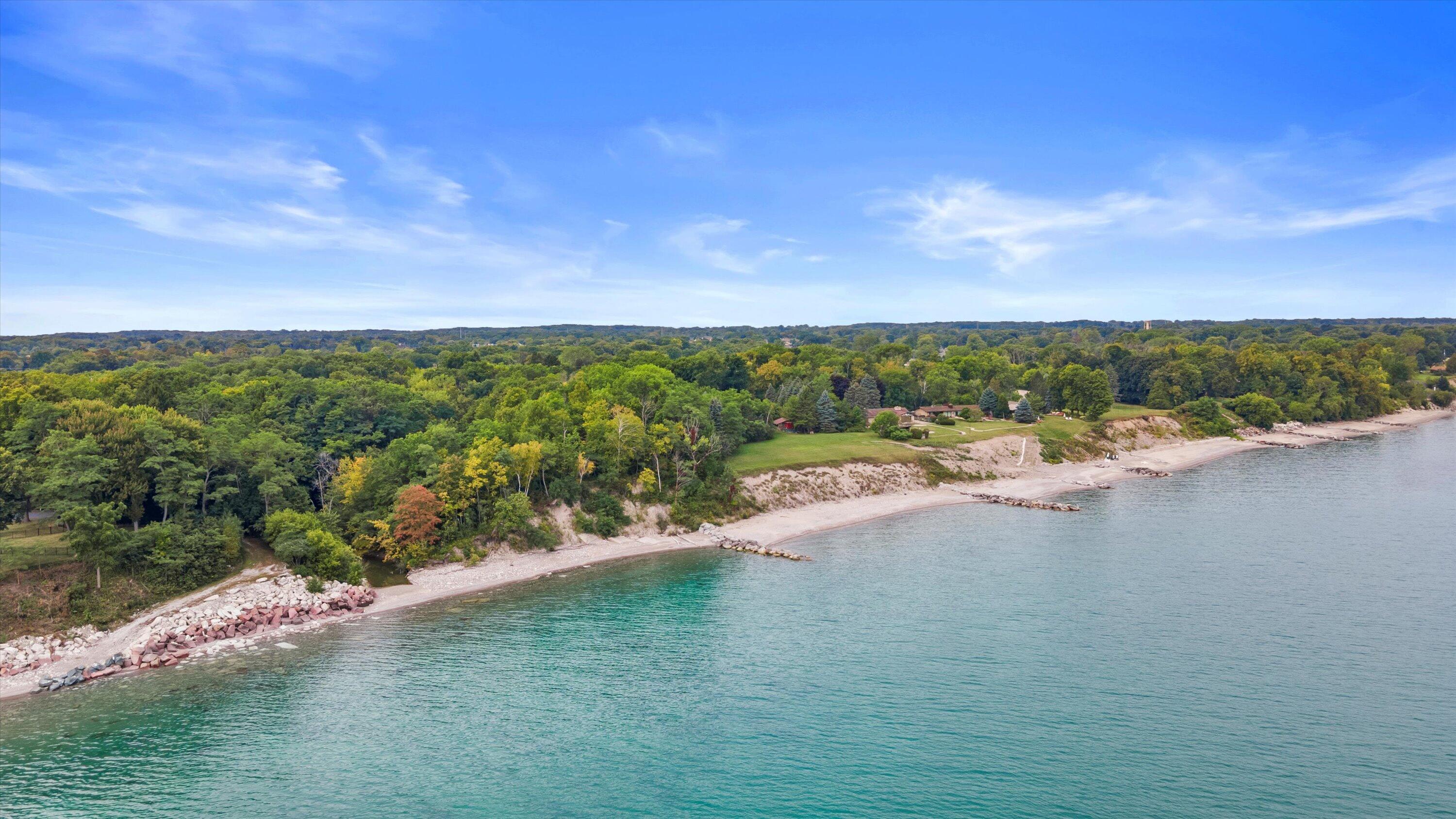 1701 Heather Lane Caledonia, WI 53402 - Photo 4 of 59 04-DJI_0736