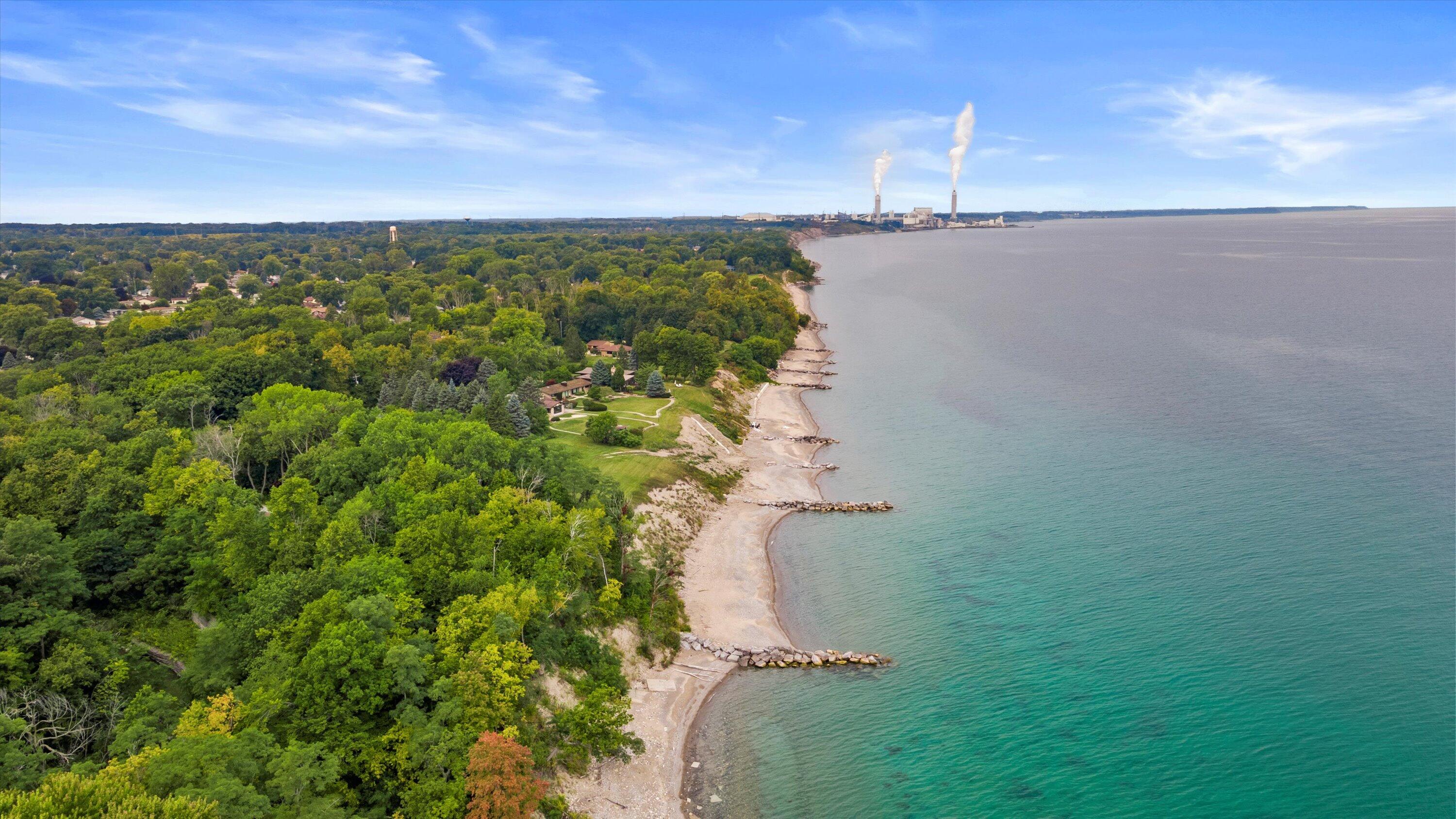 1701 Heather Lane Caledonia, WI 53402 - Photo 6 of 59 05-DJI_0739