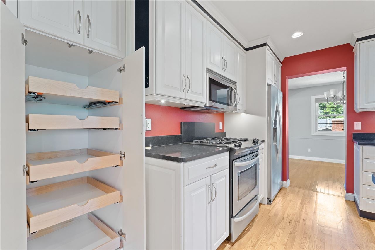 3712 Wenig Road Northeast Cedar Rapids, IA 52402 - Photo 14 of 38 Gallery Image 14