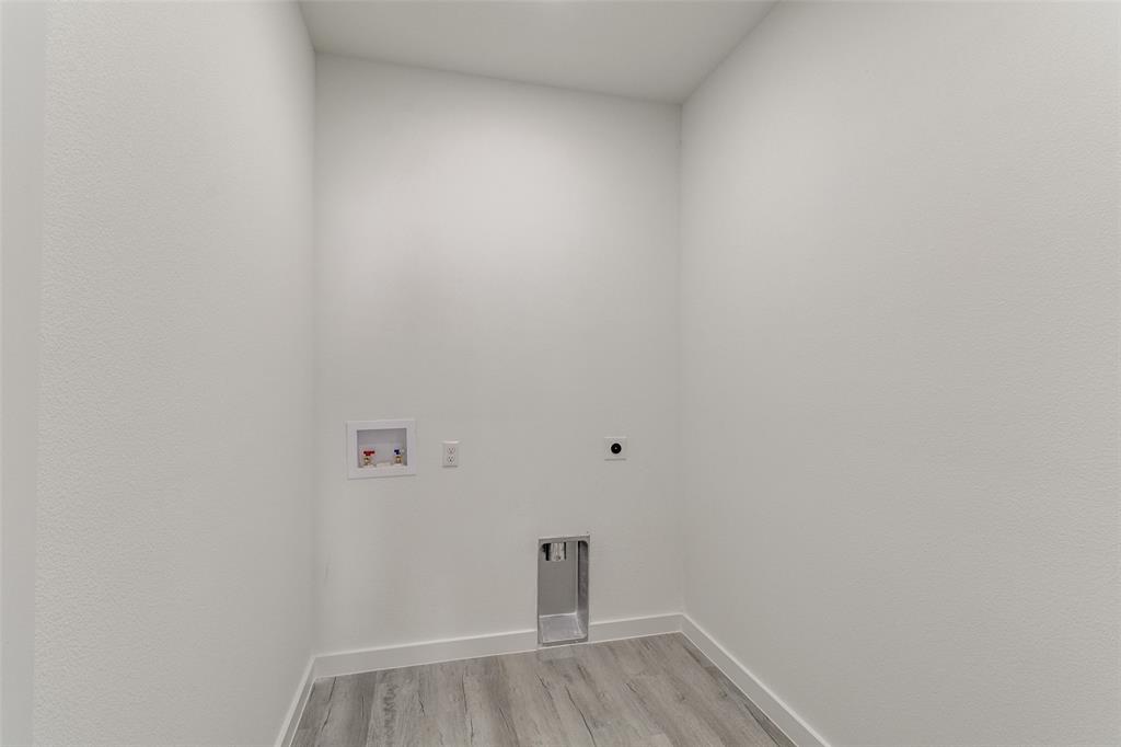 3108 Delafield Lane Dallas, TX 75227 - Photo 15 of 30 a view of a small space