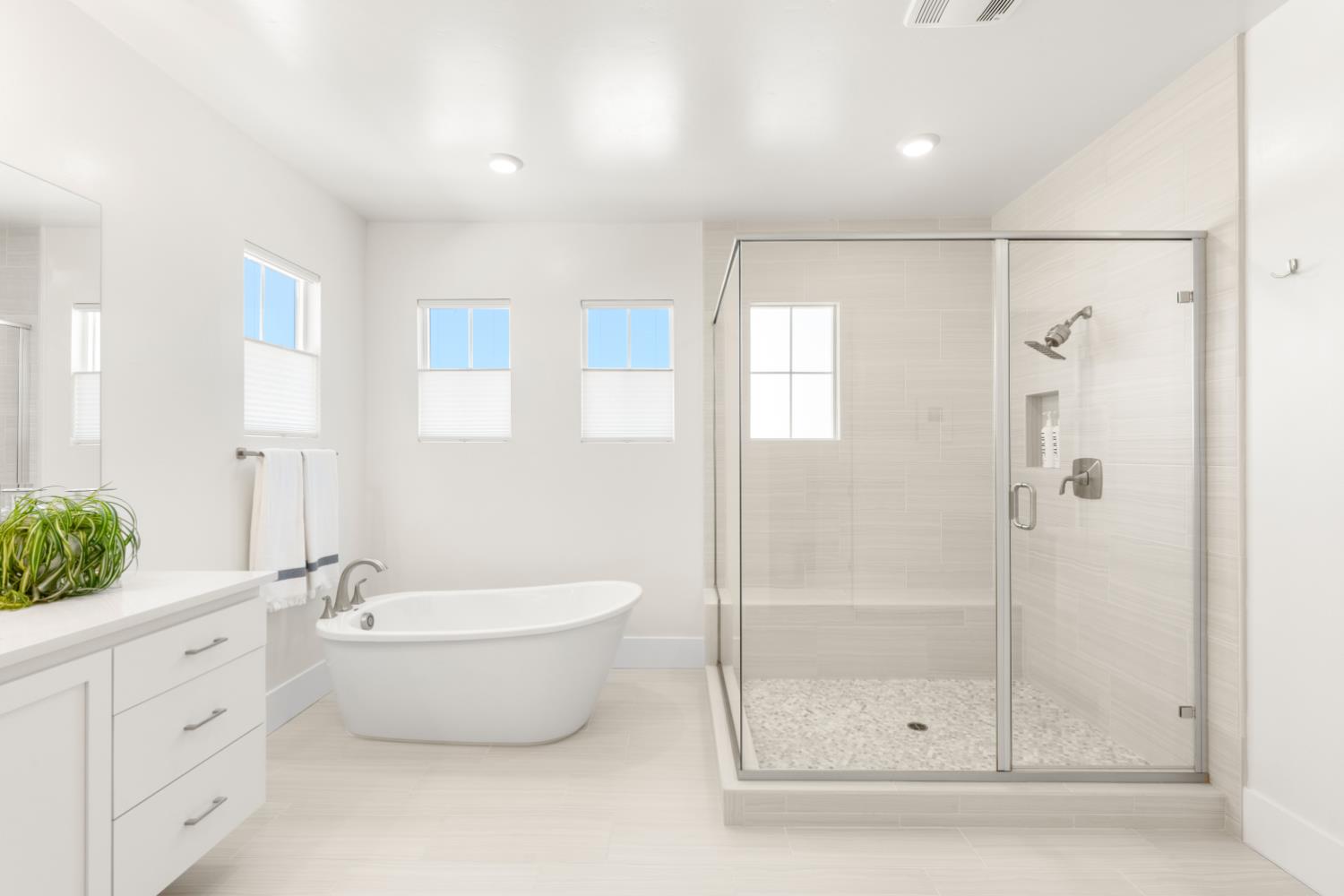 4792 Crowne Point Rocklin, CA 95677 - Photo 44 of 69 Primary spa like bathroom with shower stall and soaking tub.