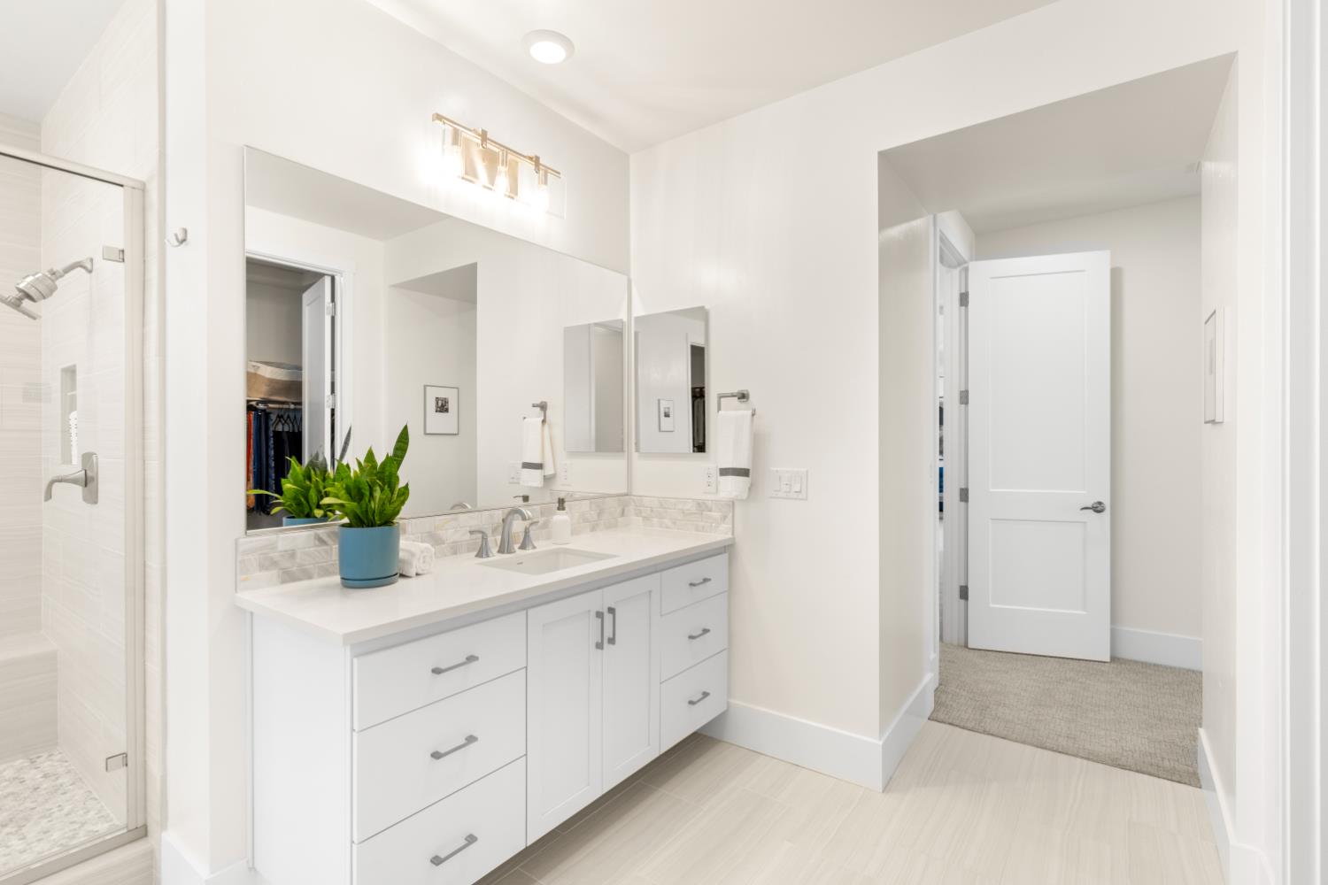 4792 Crowne Point Rocklin, CA 95677 - Photo 45 of 69 Primary bathroom.