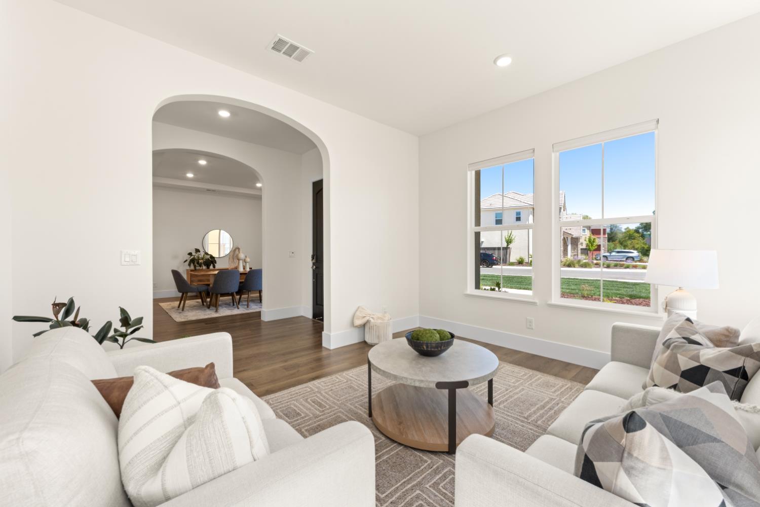 4792 Crowne Point Rocklin, CA 95677 - Photo 10 of 69 Formal living room with archway.