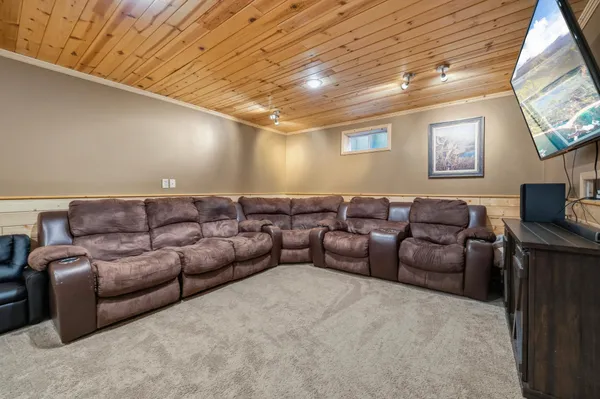 $235,000 | 21 10th Avenue Northeast, Elbow Lake, MN 56531
