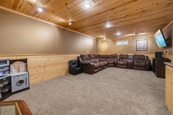 $235,000 | 21 10th Avenue Northeast, Elbow Lake, MN 56531