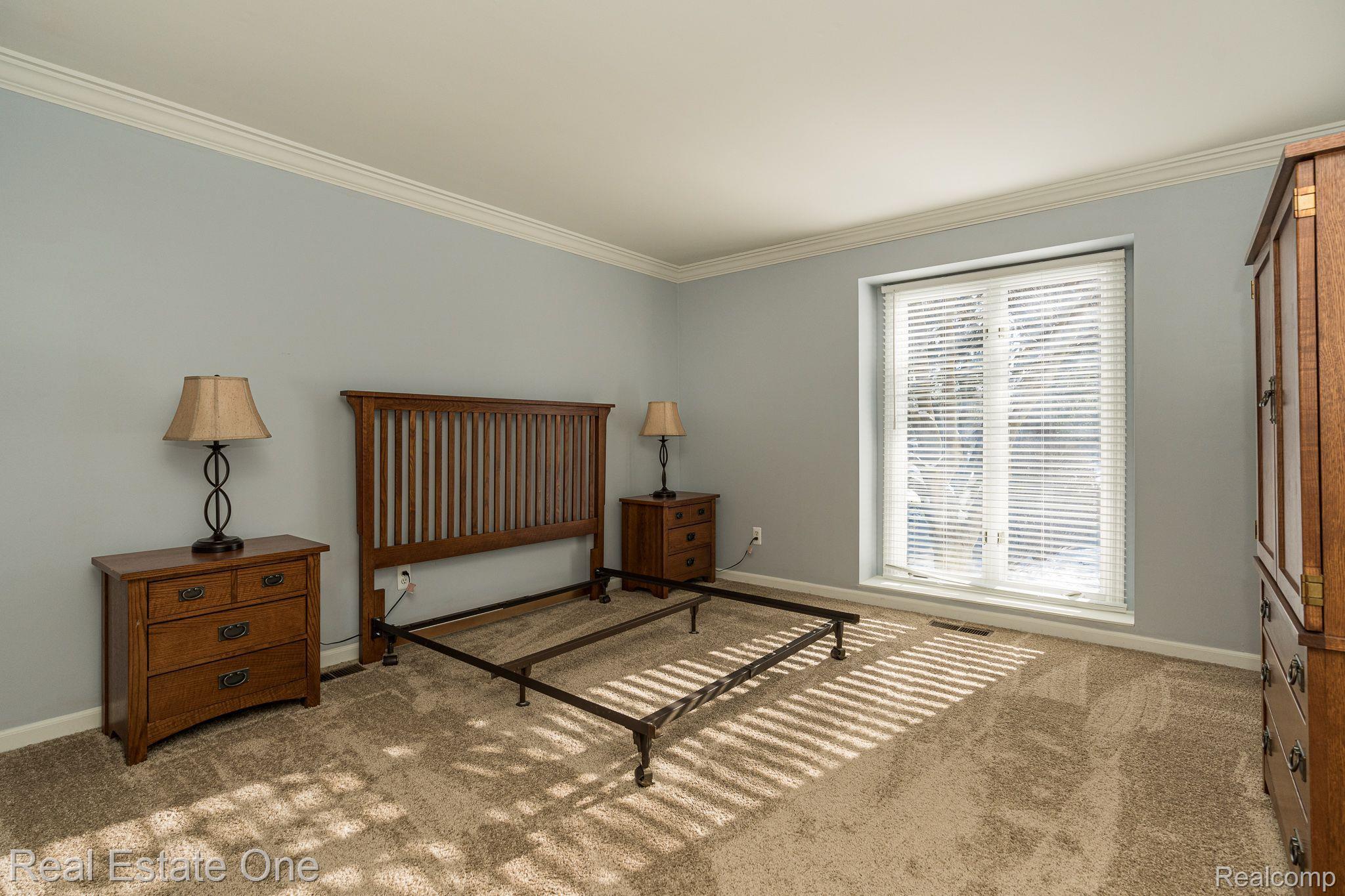 210 Chalmers Drive Rochester, MI 48309 - Photo 16 of 26 Gallery Image 16