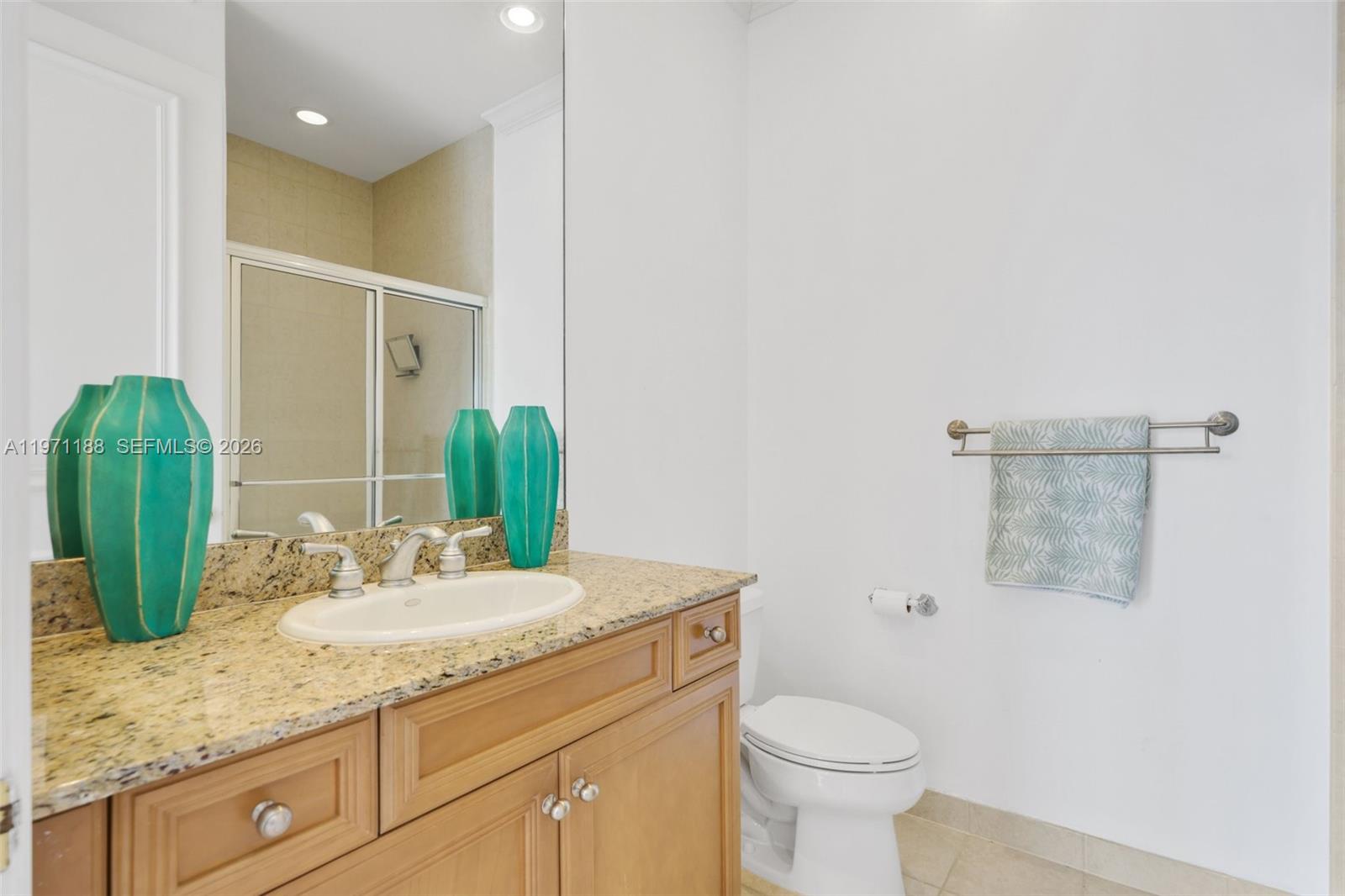 17642 Middlebrook Way Boca Raton, FL 33496 - Photo 42 of 71 2nd Floor - Bedroom #2 Bathroom