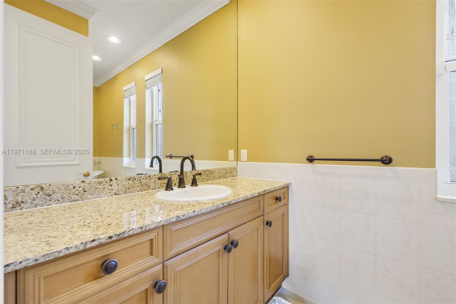 17642 Middlebrook Way Boca Raton, FL 33496 - Photo 57 of 71 Guest Quarters - 2nd bedroom bathroom