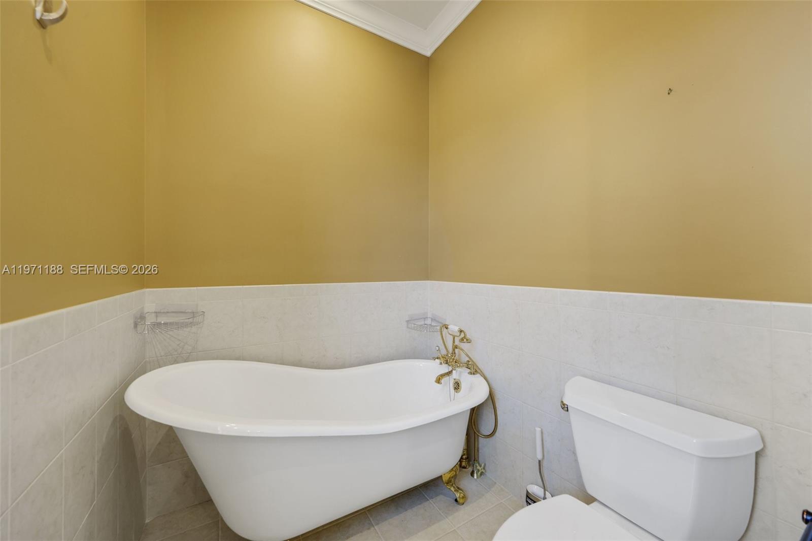 17642 Middlebrook Way Boca Raton, FL 33496 - Photo 58 of 71 Guest Quarters - 2nd bedroom bathroom