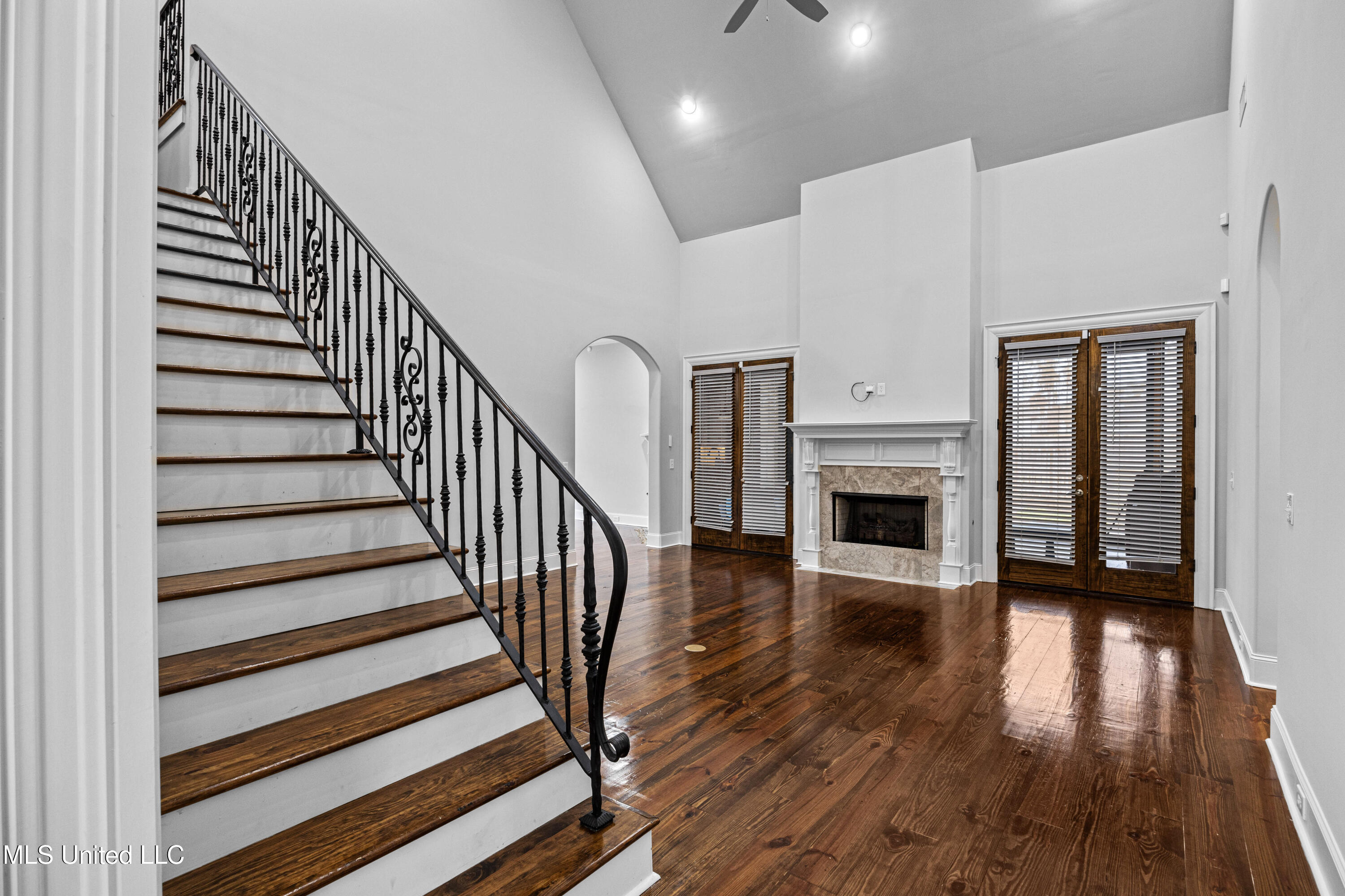 116 Carrington Drive Madison, MS 39110 - Photo 2 of 38 EOSR1100