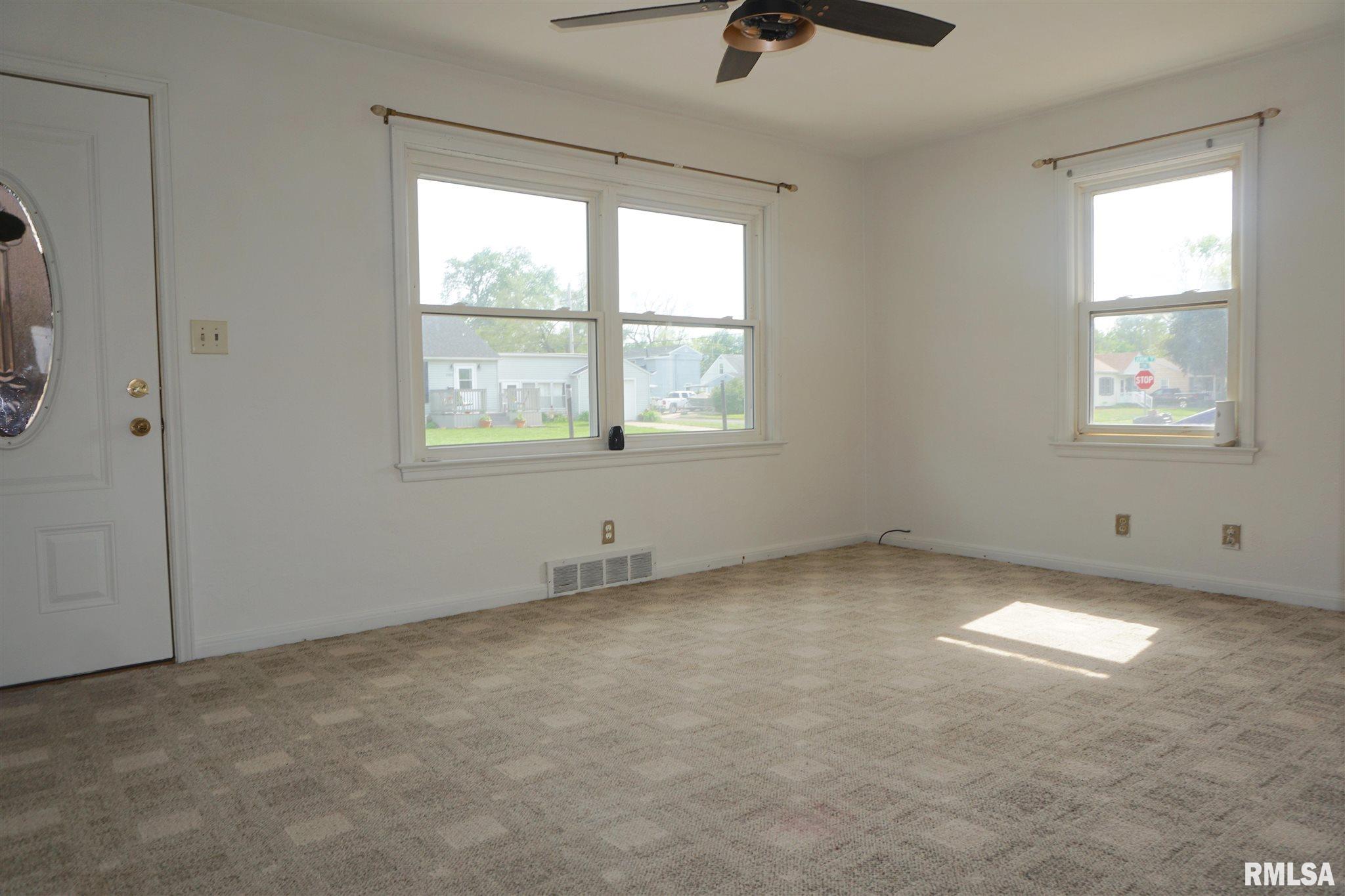 1503 Tennell Road Pekin, IL 61554 - Photo 9 of 17 Gallery Image 9
